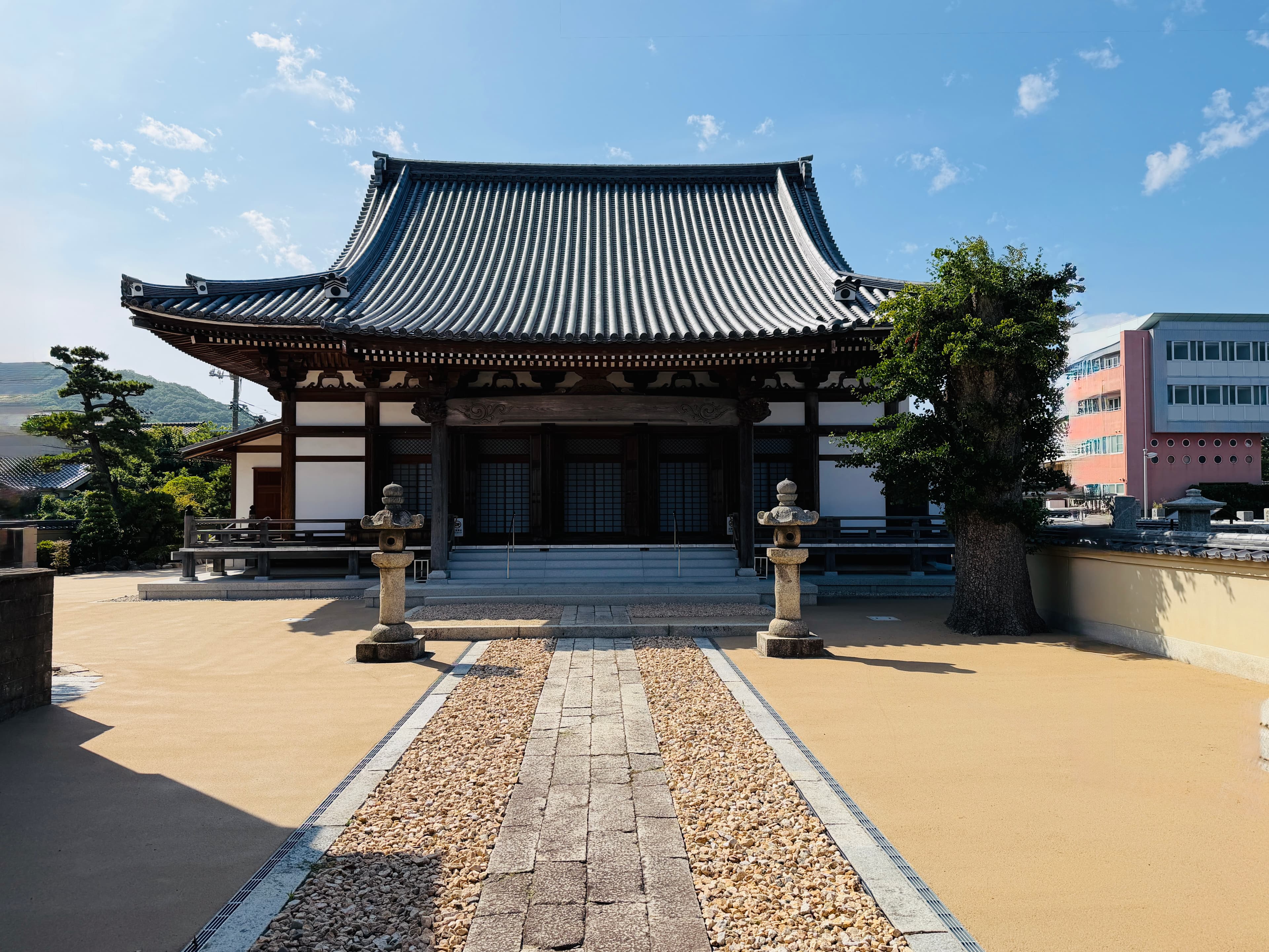 西法寺の本堂
